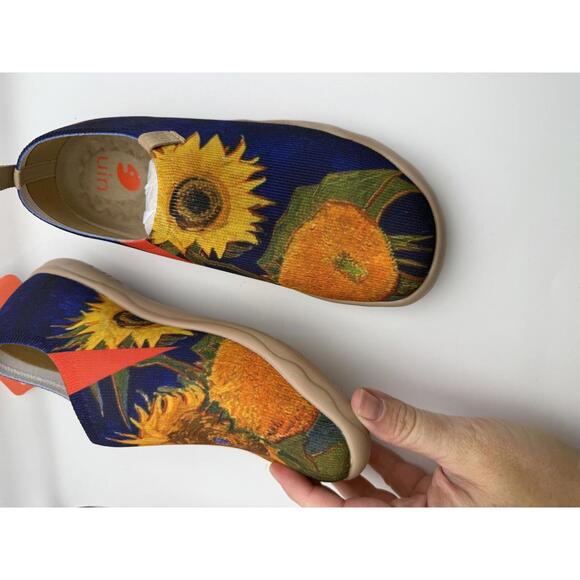 UIN Women's Slip-On Shoes with Sunflower Design Size 5 - Picture 3 of 8